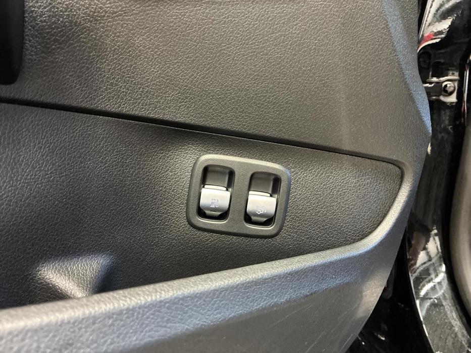 MERCEDES-BENZ C 2023