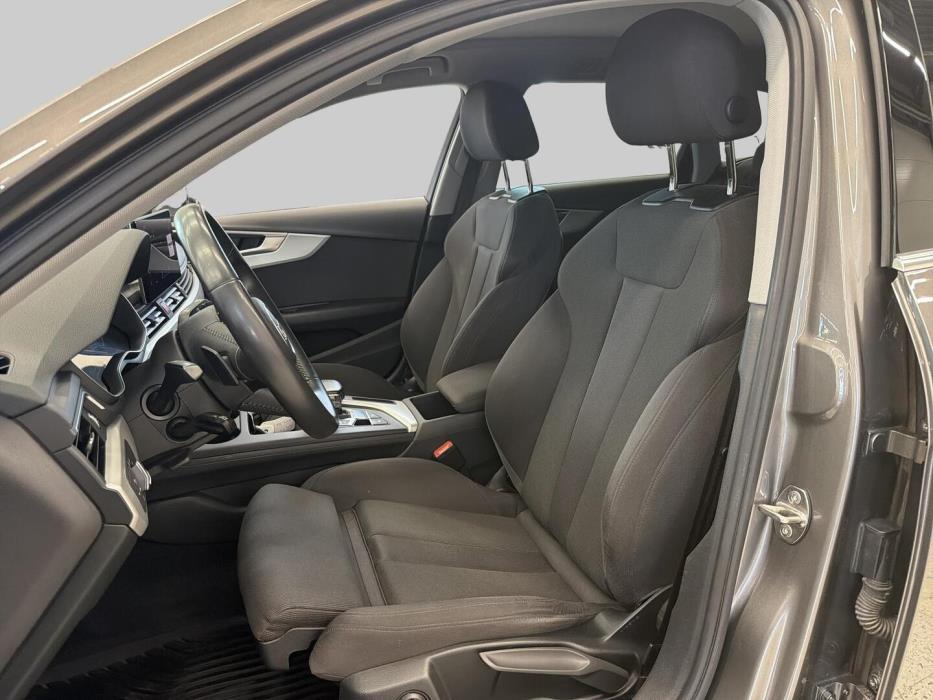 AUDI A4 2020
