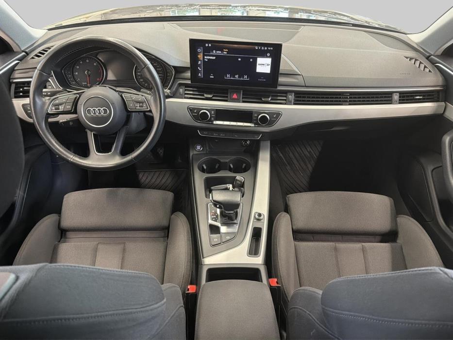 AUDI A4 2020