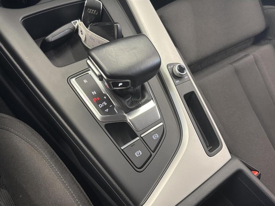 AUDI A4 2020