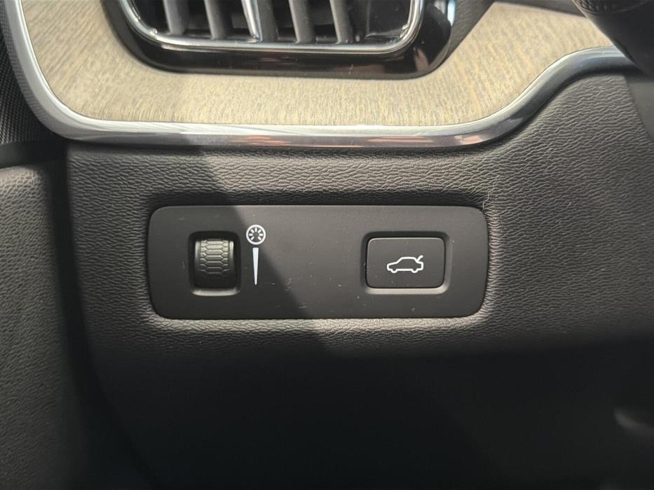 VOLVO XC60 2021