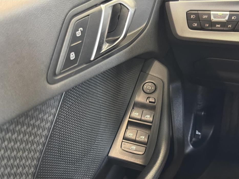BMW 118 2021