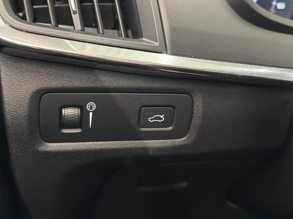 VOLVO V90 Cross Country 2017