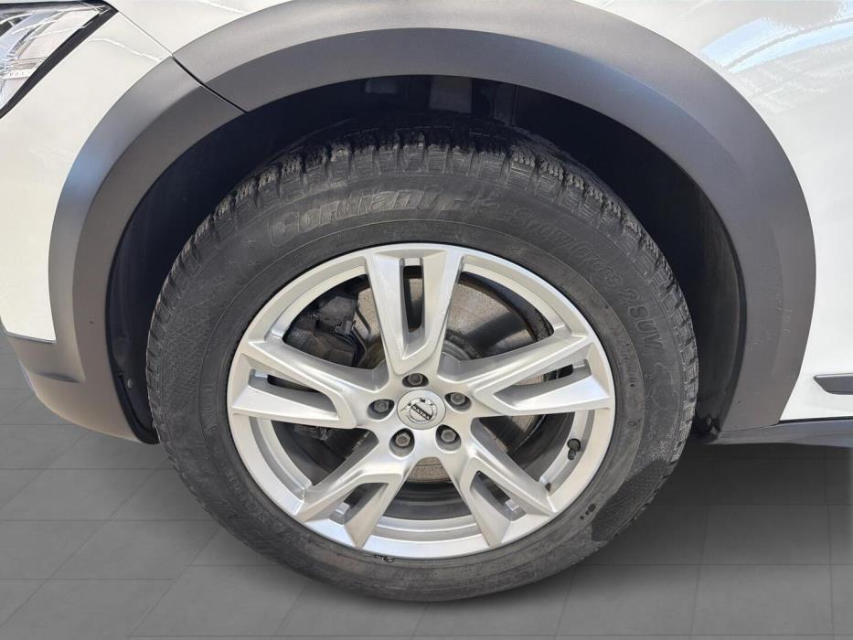 VOLVO V90 Cross Country 2017