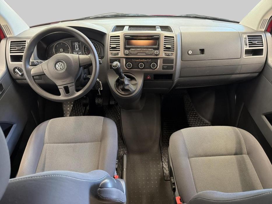 VOLKSWAGEN Caravelle 2012