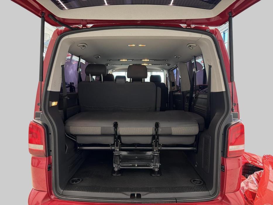 VOLKSWAGEN Caravelle 2012