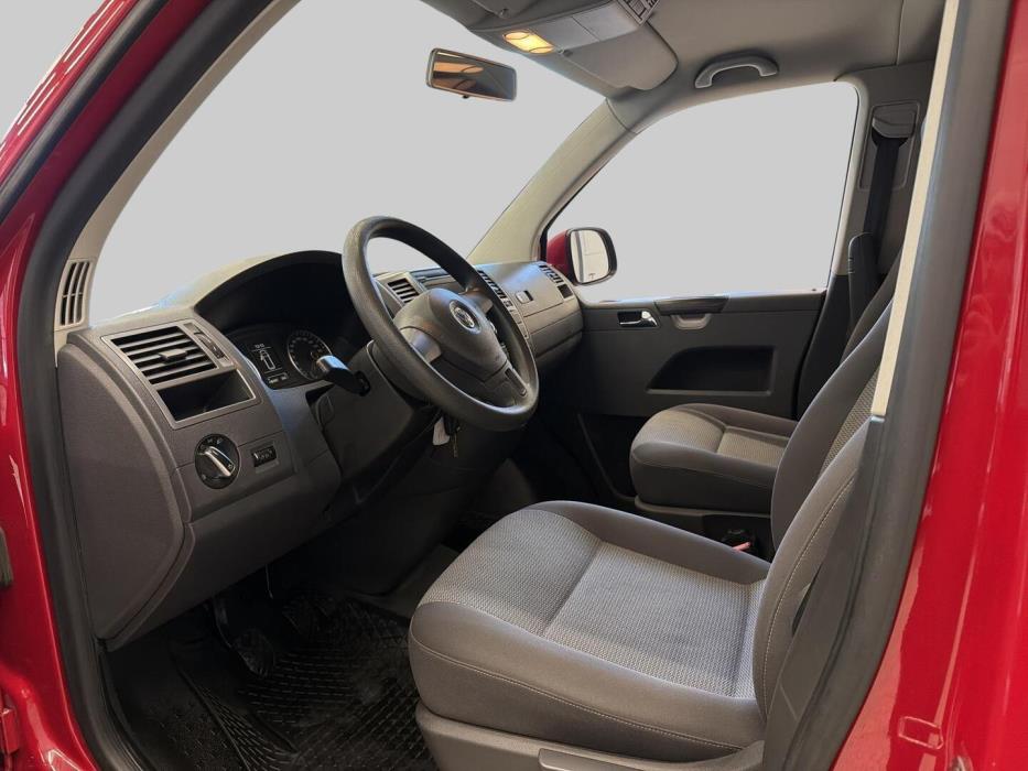 VOLKSWAGEN Caravelle 2012