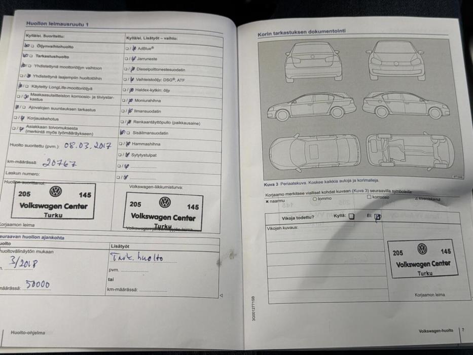 VOLKSWAGEN Touran 2015