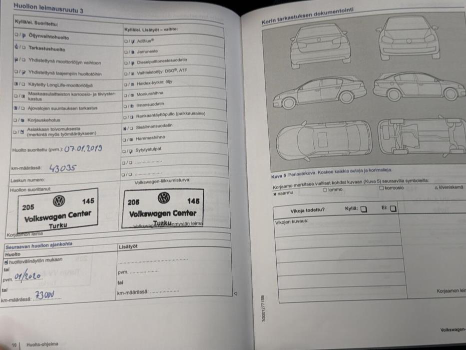 VOLKSWAGEN Touran 2015