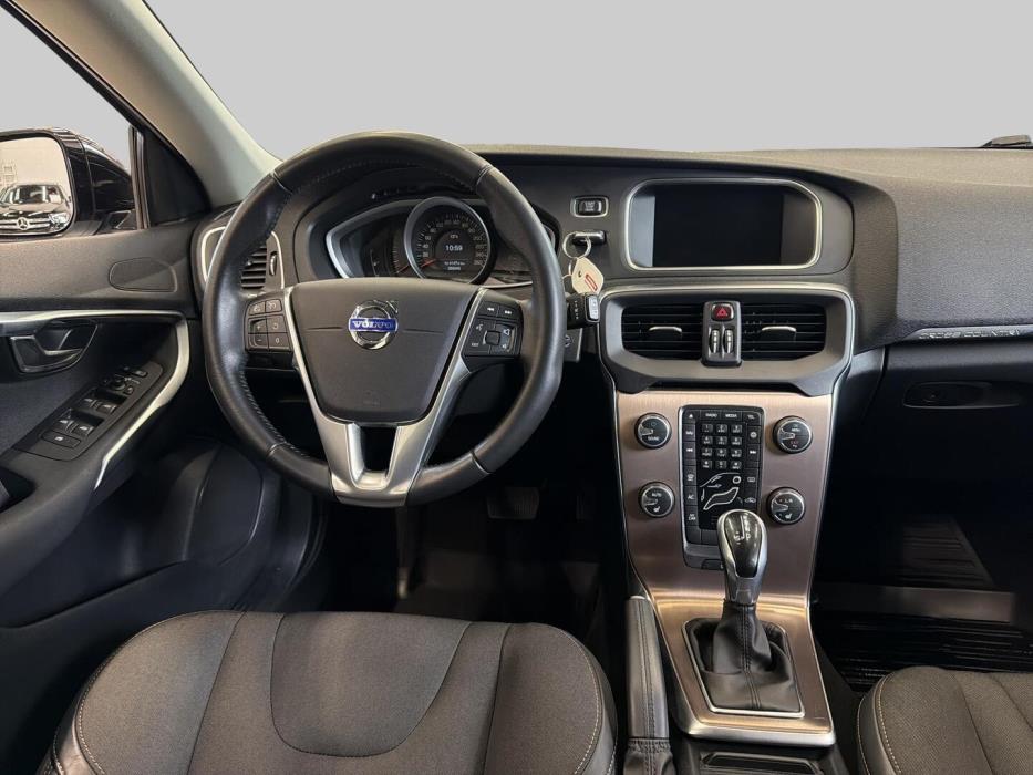 VOLVO V40 Cross Country 2016