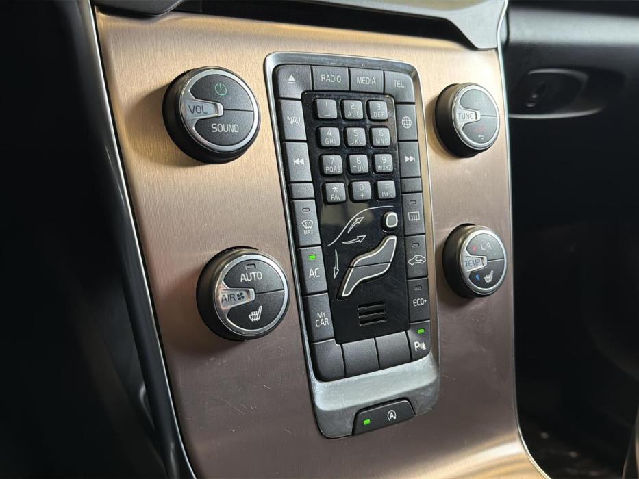 VOLVO V40 Cross Country 2016