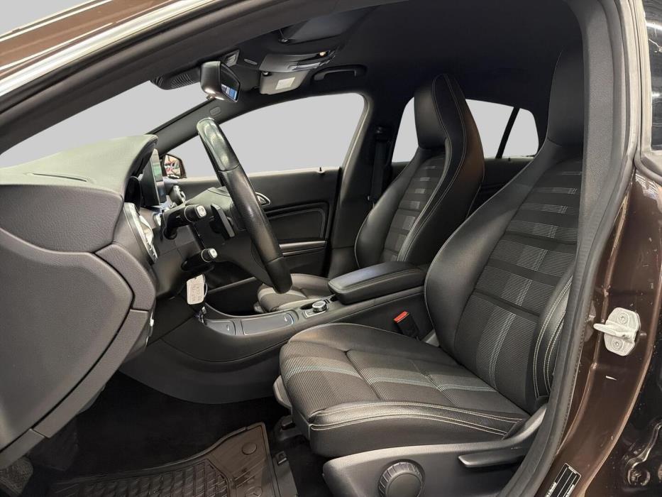 MERCEDES-BENZ CLA 2016