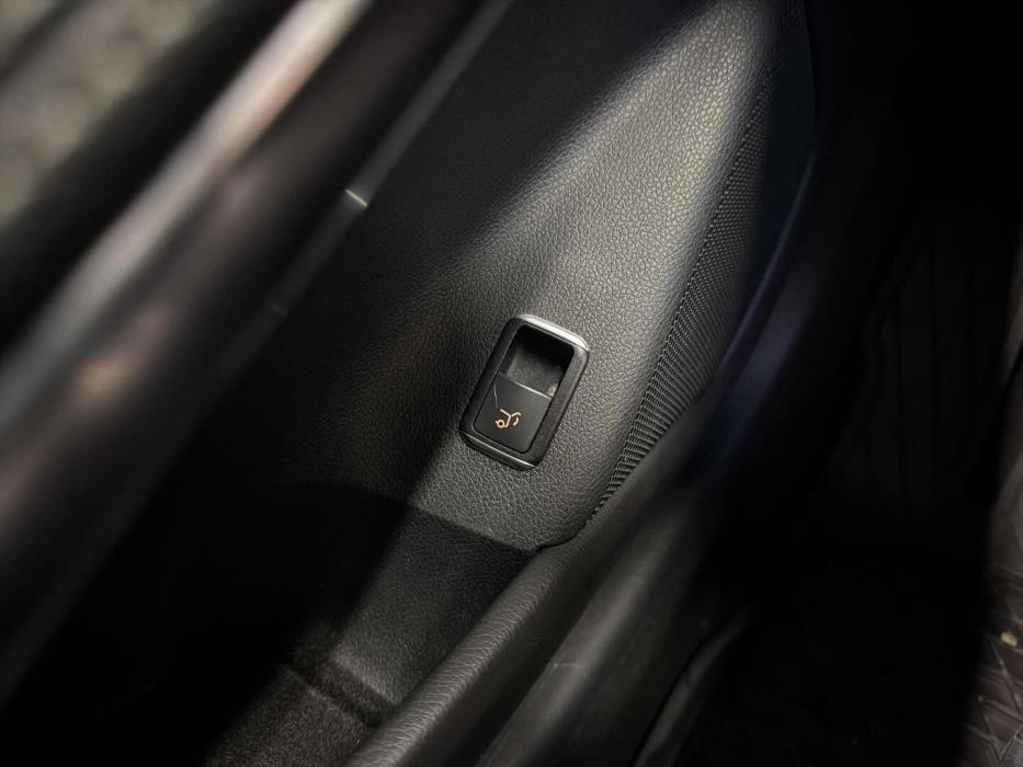 MERCEDES-BENZ CLA 2016