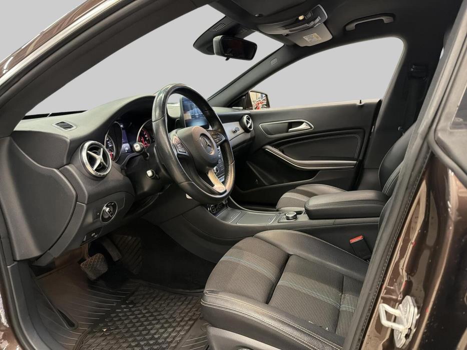 MERCEDES-BENZ CLA 2016