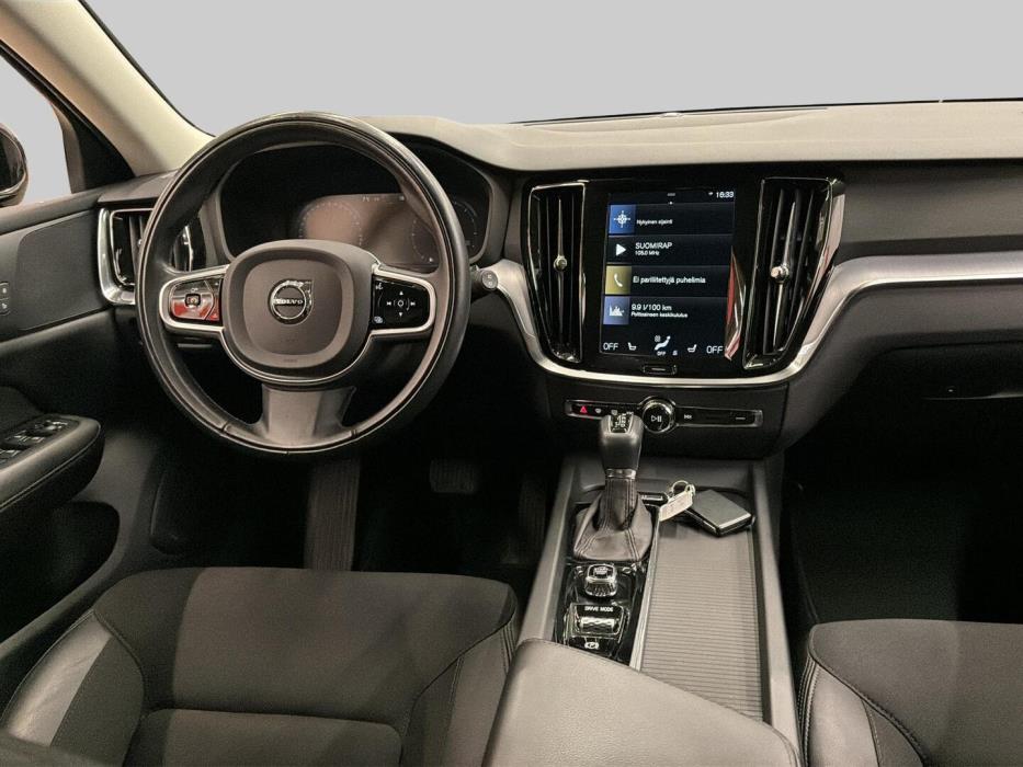 VOLVO V60 2020