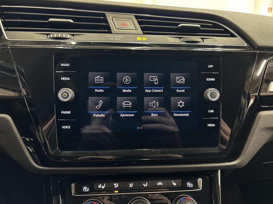 VOLKSWAGEN Touran 2020