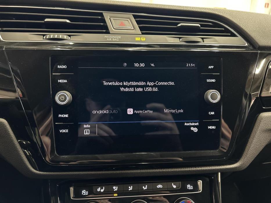 VOLKSWAGEN Touran 2020