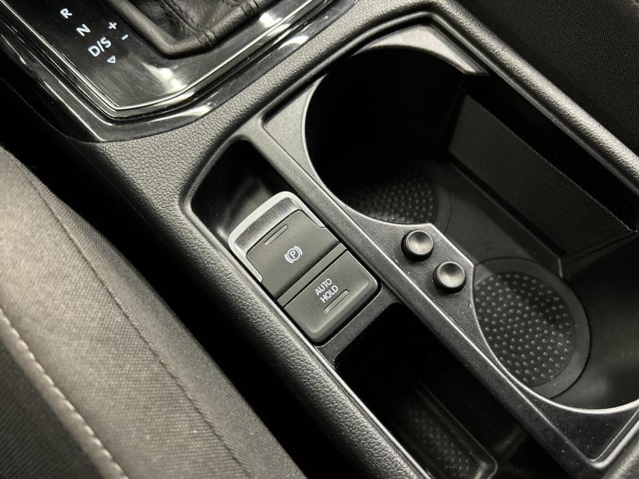 VOLKSWAGEN Touran 2020