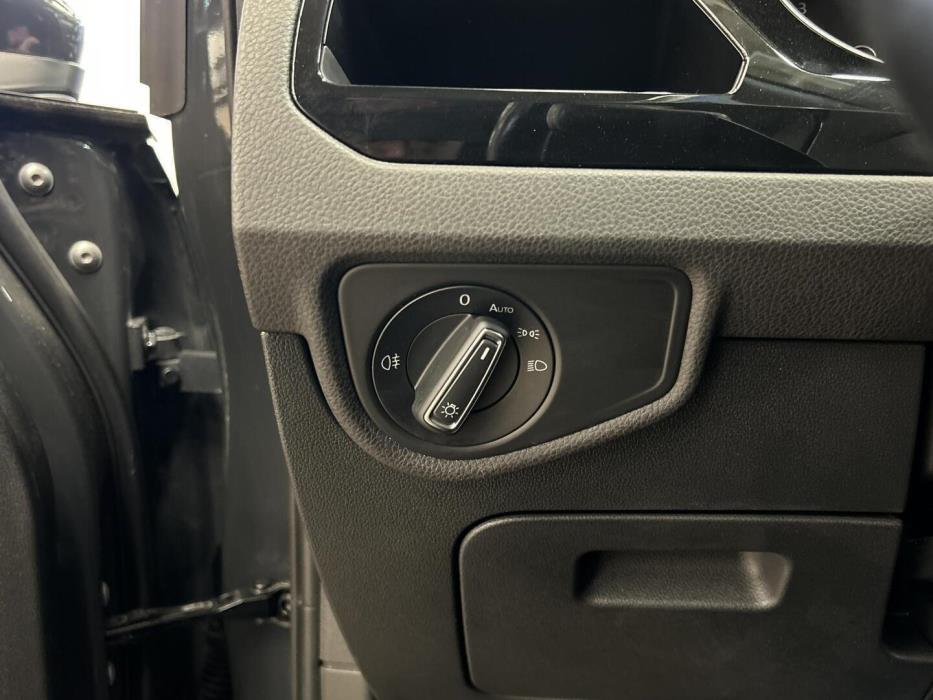 VOLKSWAGEN Touran 2020