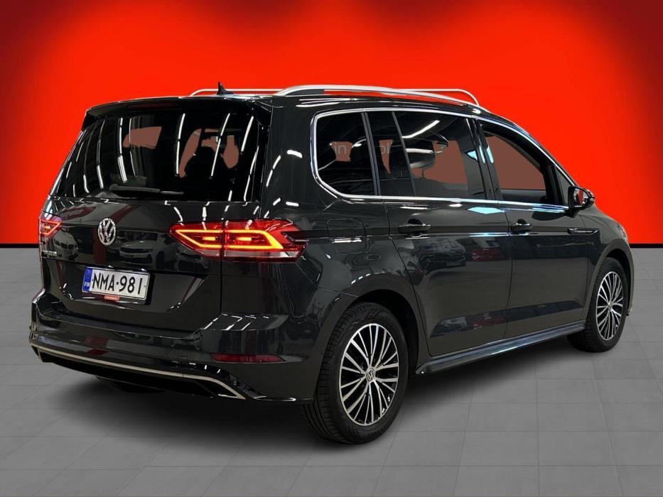 VOLKSWAGEN Touran 2020