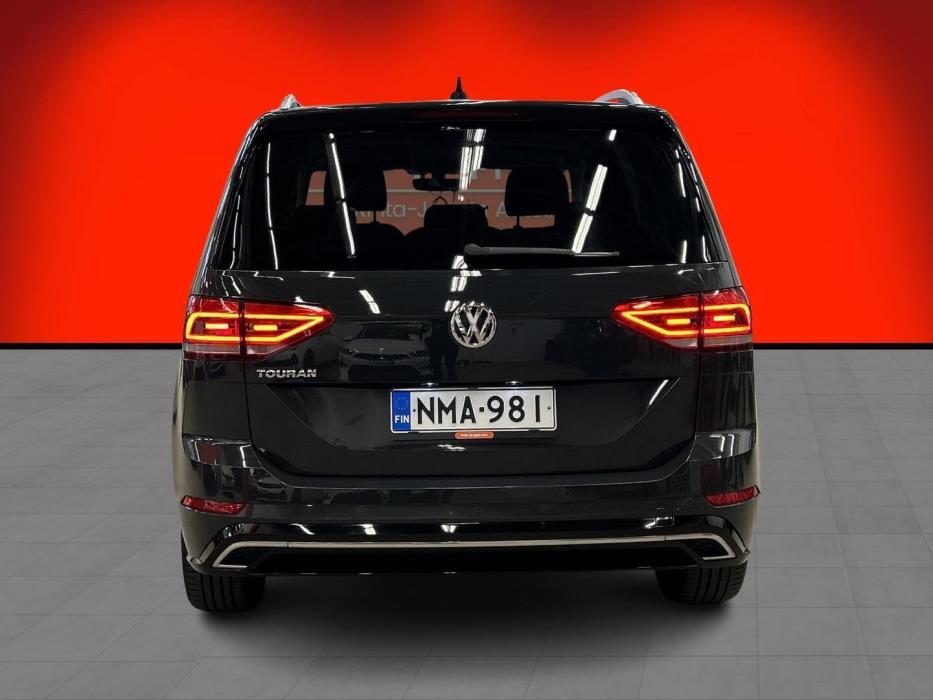 VOLKSWAGEN Touran 2020