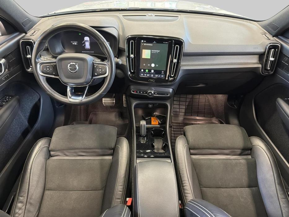 VOLVO XC40 2021