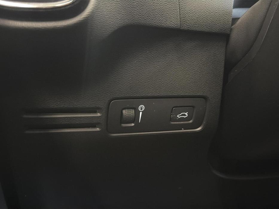 VOLVO XC40 2021