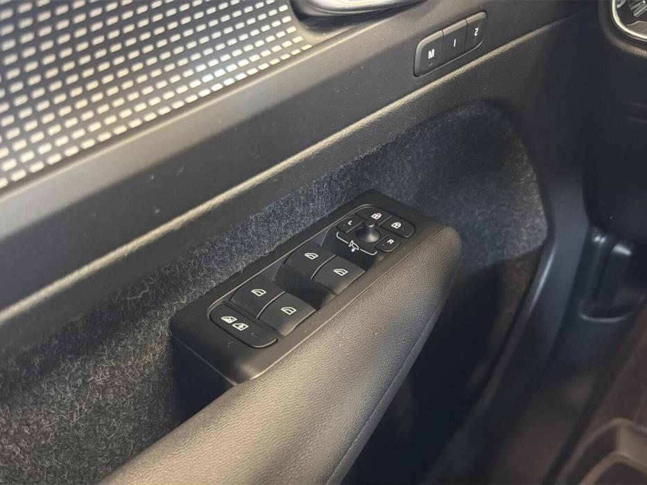 VOLVO XC40 2021