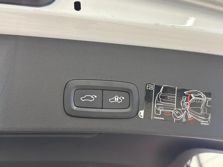 VOLVO XC40 2021
