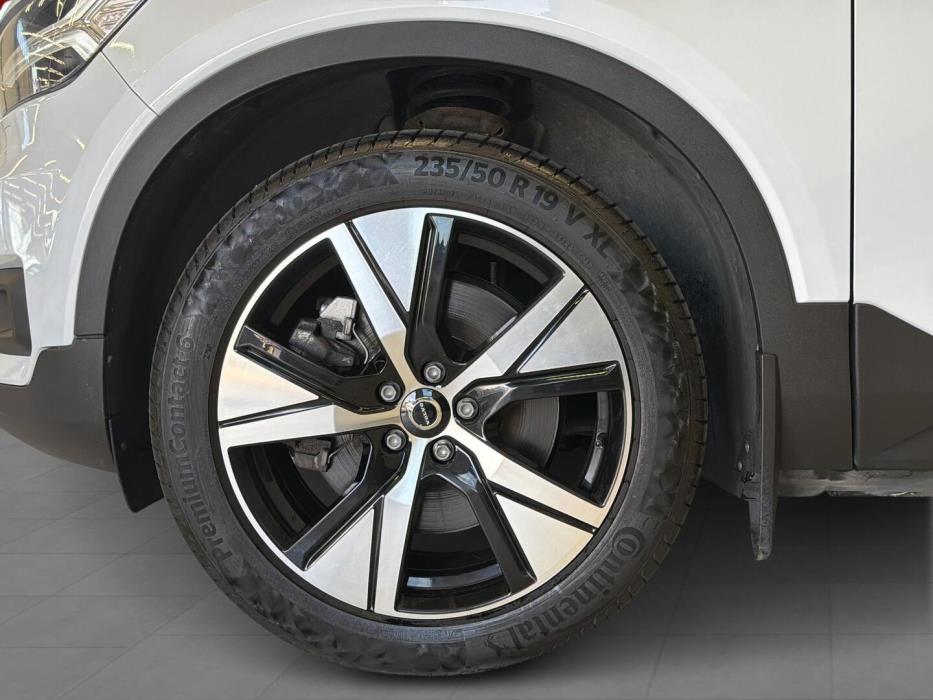 VOLVO XC40 2021