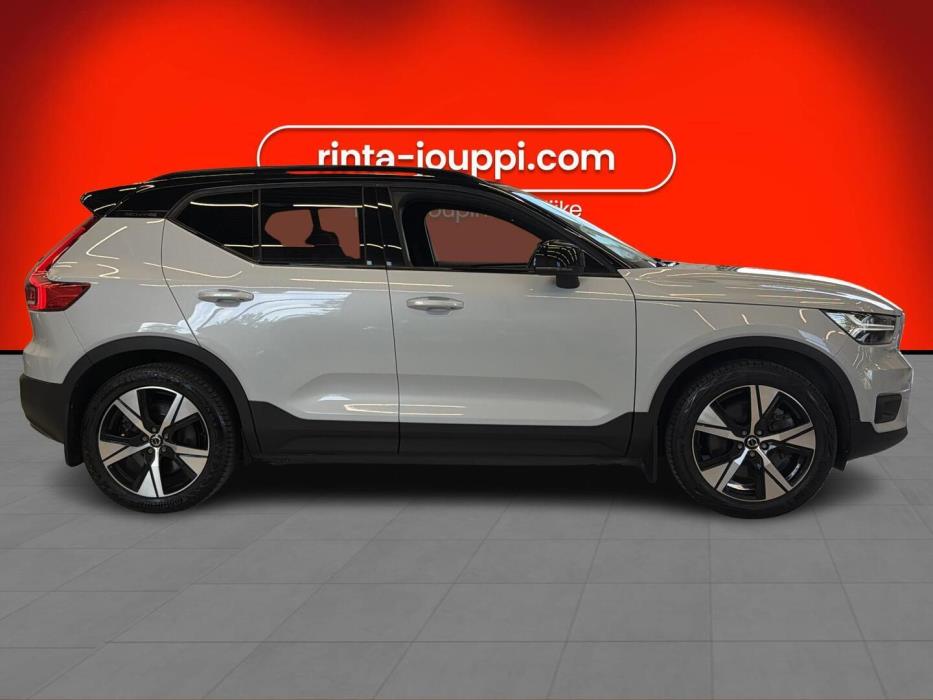 VOLVO XC40 2021