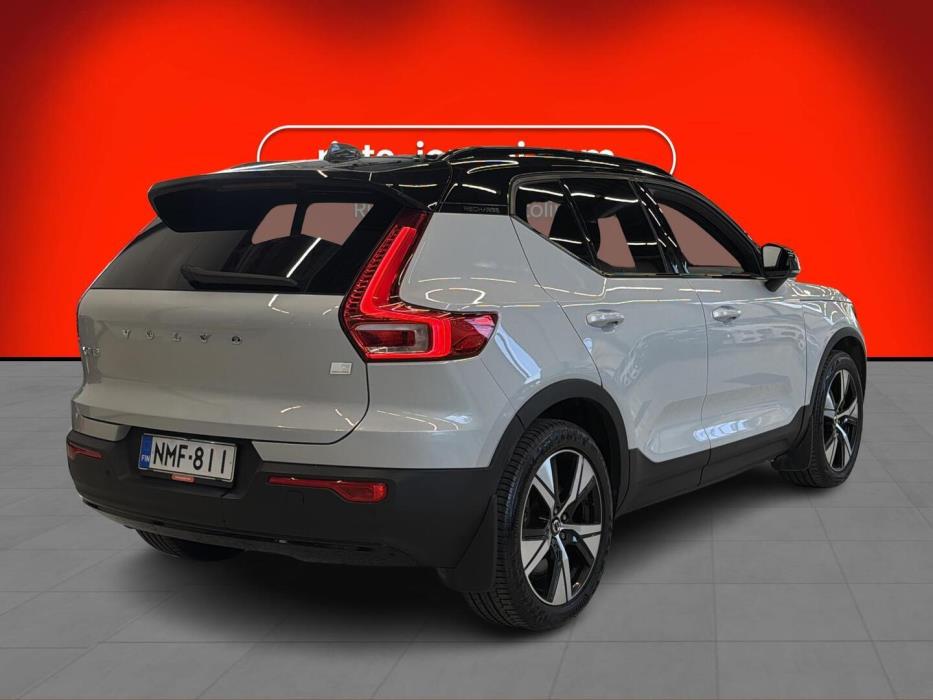 VOLVO XC40 2021