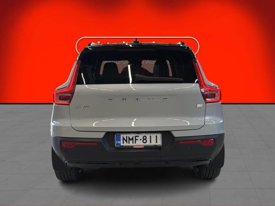 VOLVO XC40 2021