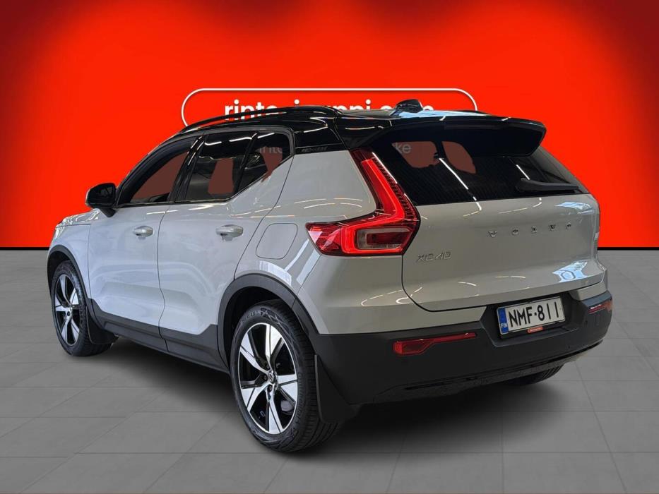 VOLVO XC40 2021