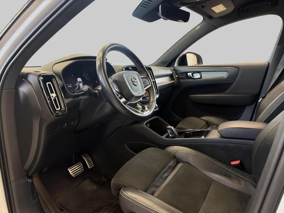VOLVO XC40 2021