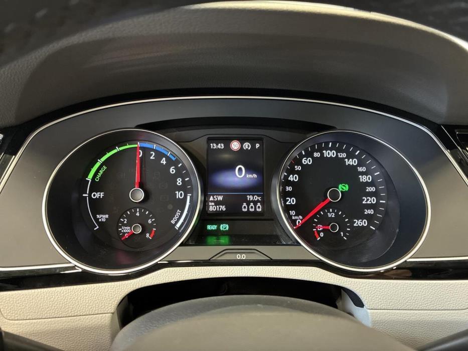 VOLKSWAGEN Passat 2021