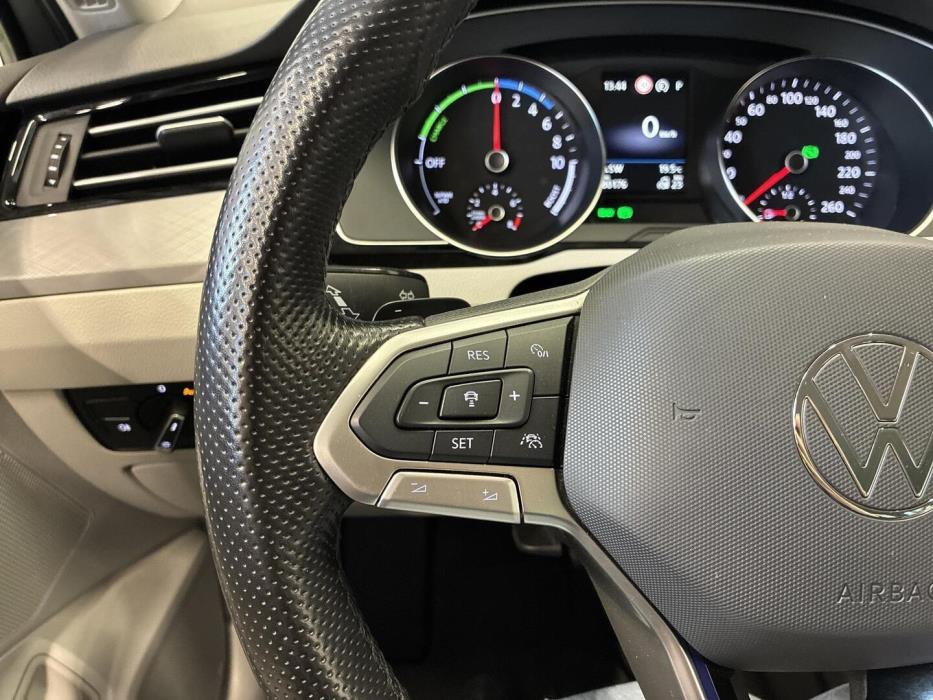 VOLKSWAGEN Passat 2021