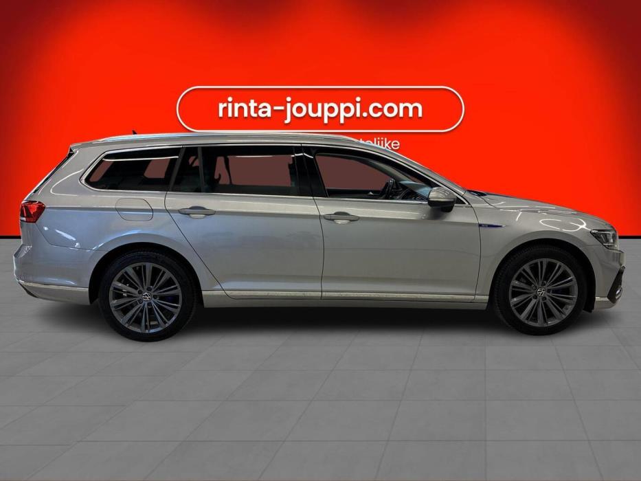 VOLKSWAGEN Passat 2021