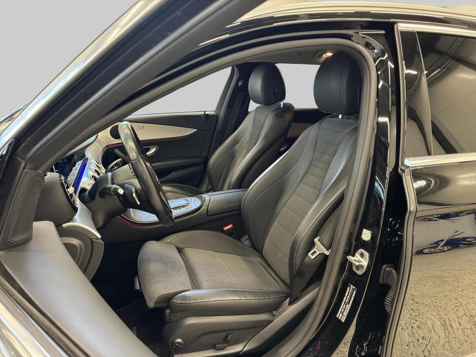 MERCEDES-BENZ E 2022