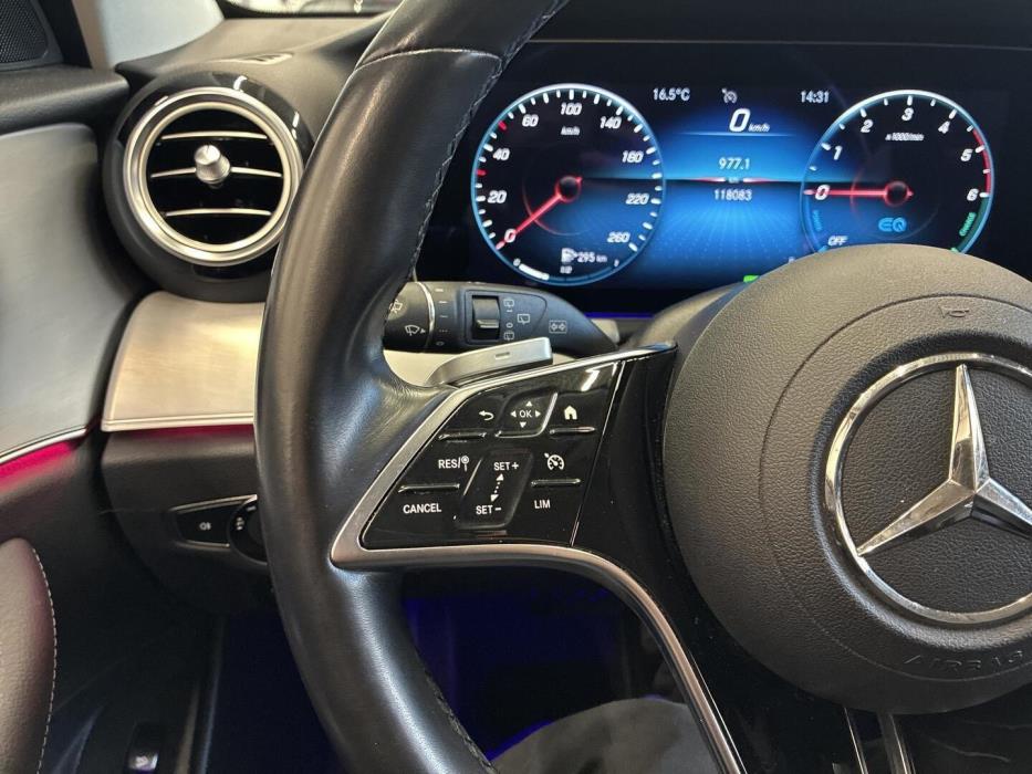 MERCEDES-BENZ E 2022