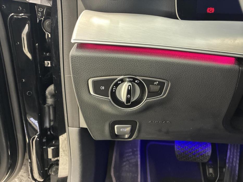 MERCEDES-BENZ E 2022