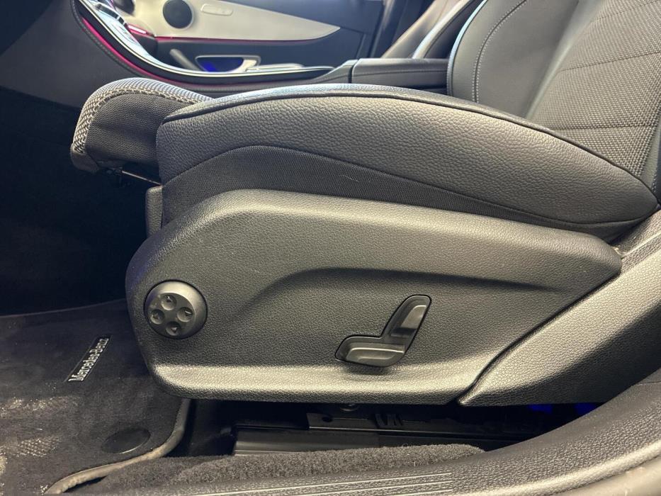 MERCEDES-BENZ E 2022