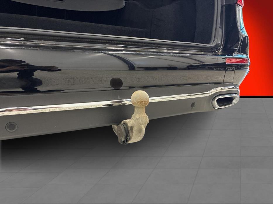 MERCEDES-BENZ E 2022