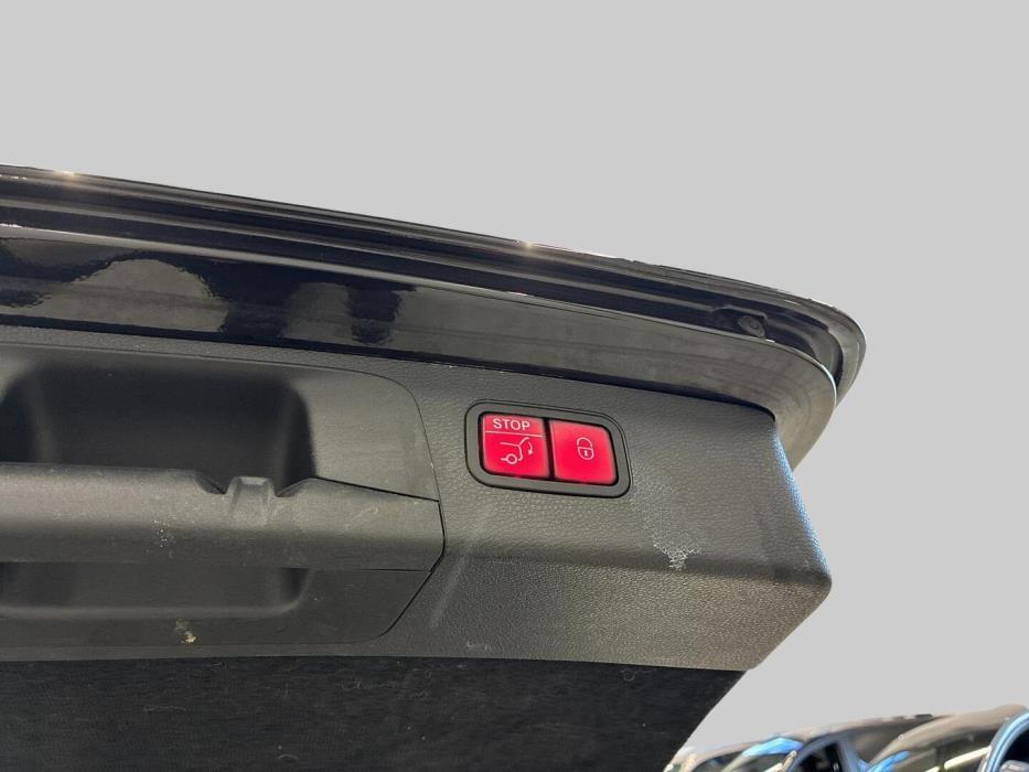 MERCEDES-BENZ E 2022