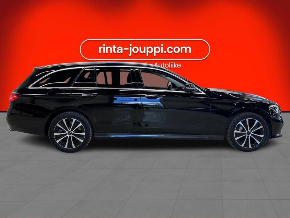 MERCEDES-BENZ E 2022