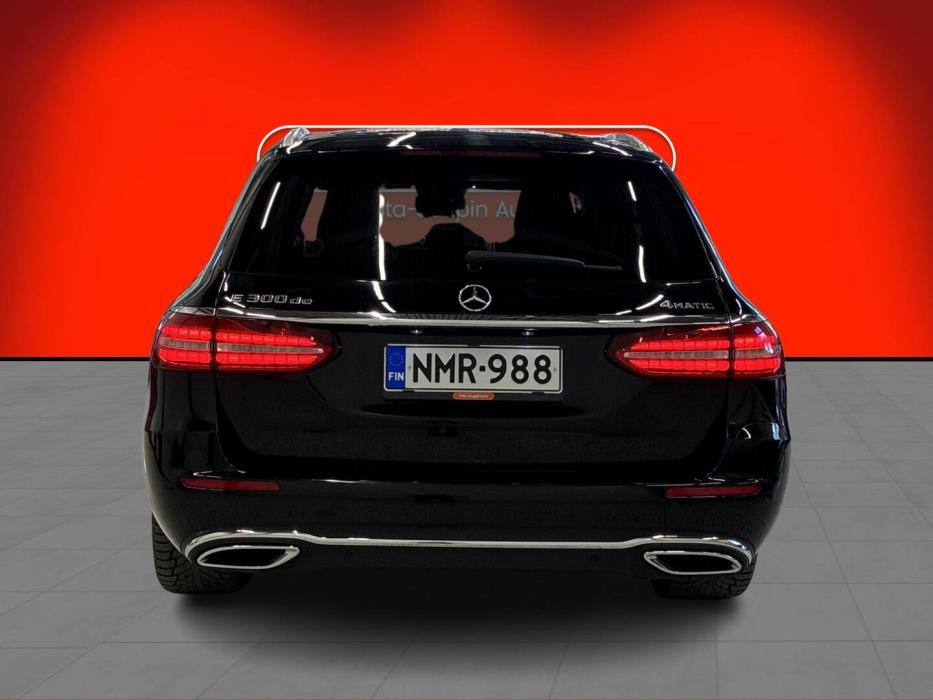 MERCEDES-BENZ E 2022