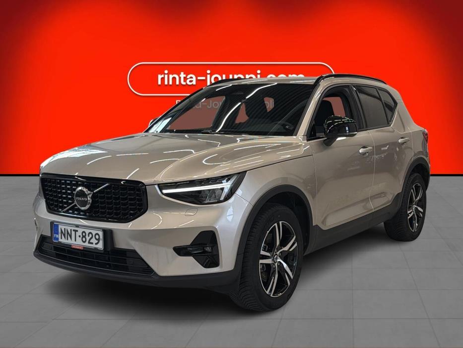 VOLVO XC40 2024