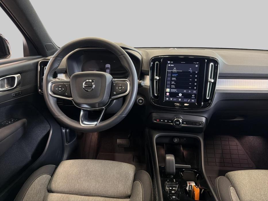 VOLVO XC40 2024