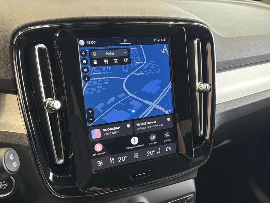 VOLVO XC40 2024