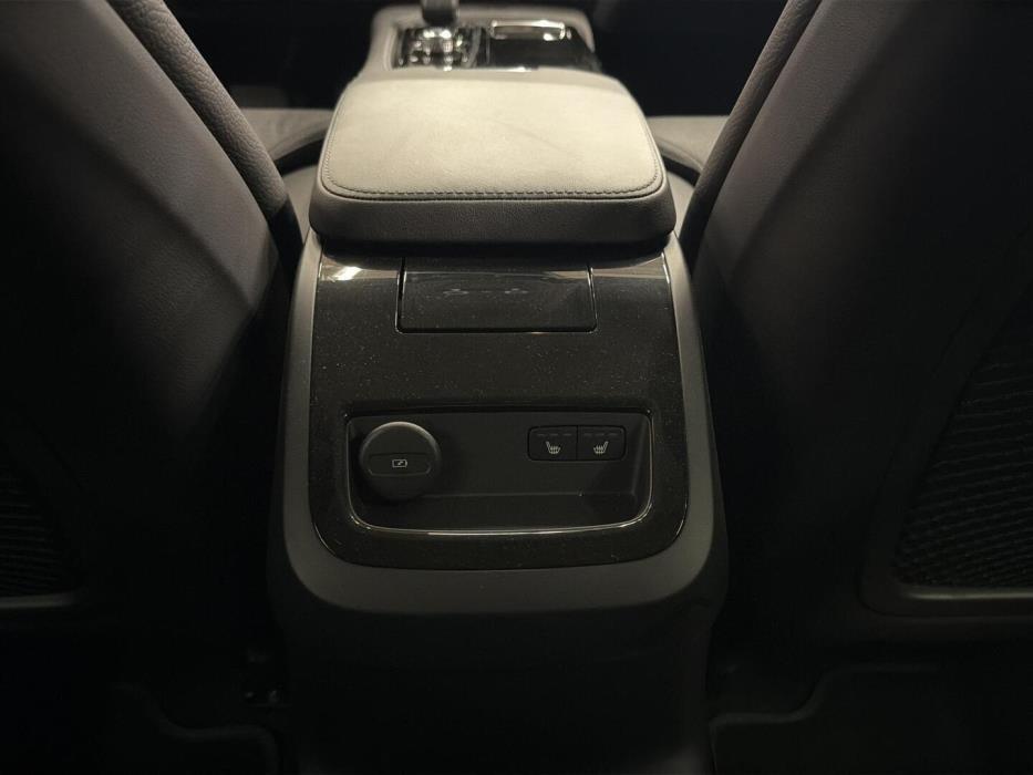 VOLVO V90 2025